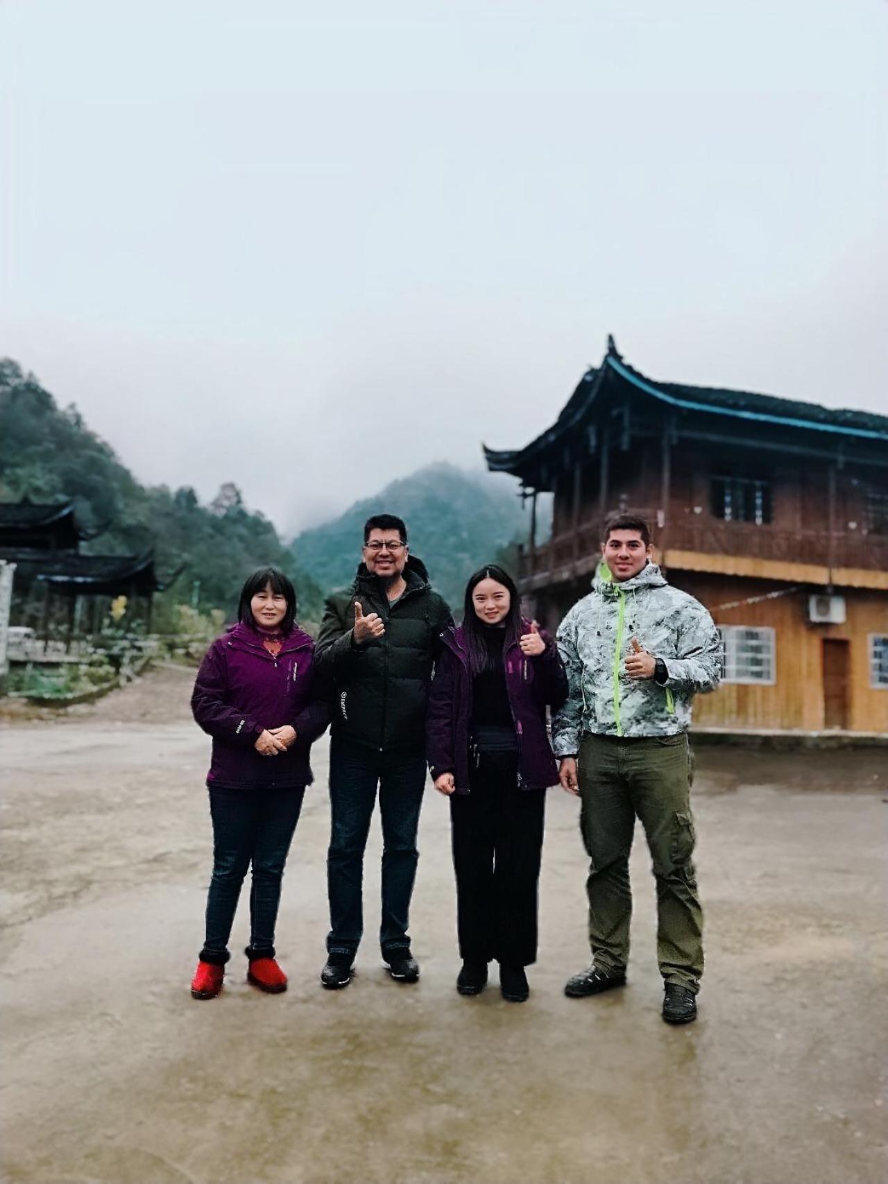 Tongfu Inn Zhangjiajie Buitenkant foto