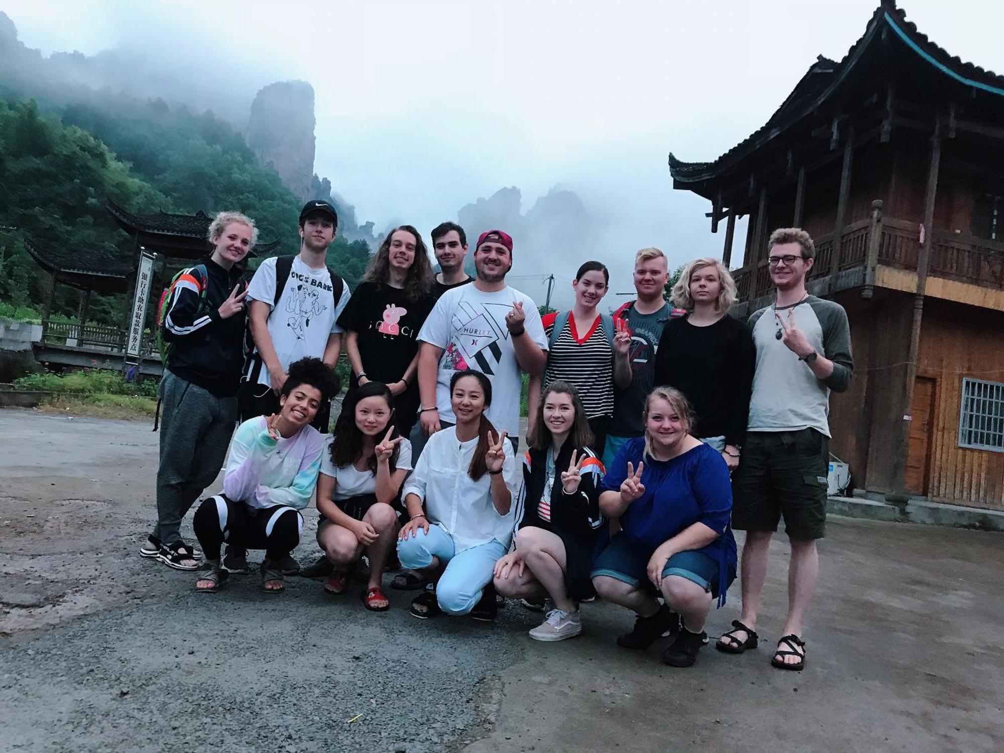 Tongfu Inn Zhangjiajie Buitenkant foto