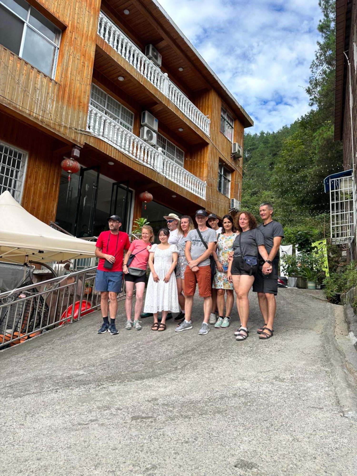 Tongfu Inn Zhangjiajie Buitenkant foto